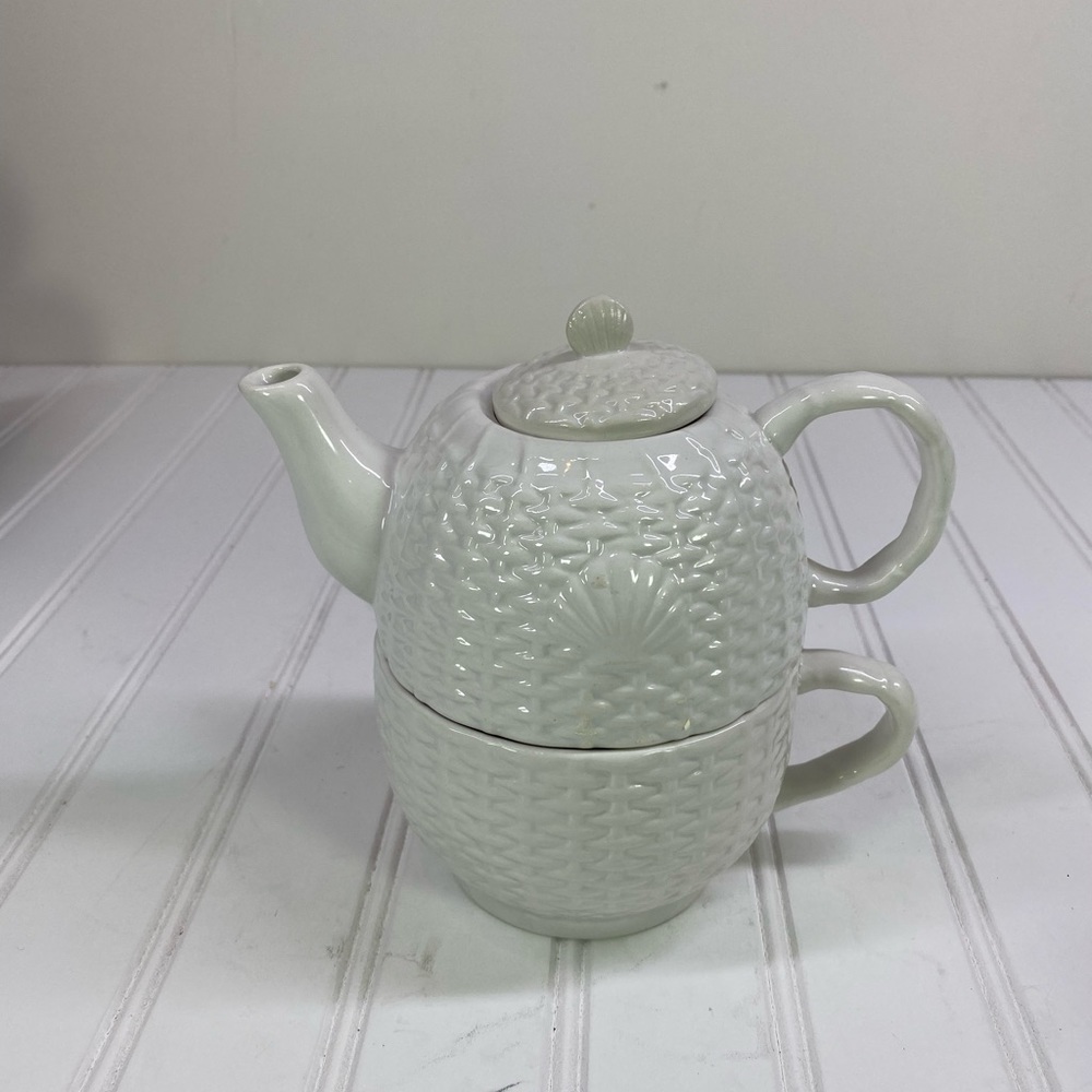 Nantucket white woven teapot cup